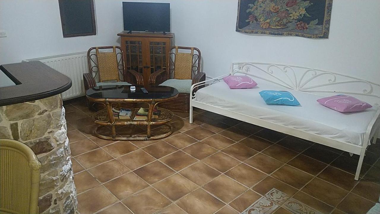Villa Το Πετρινο Agia Marina Mikrolimanou Exterior foto